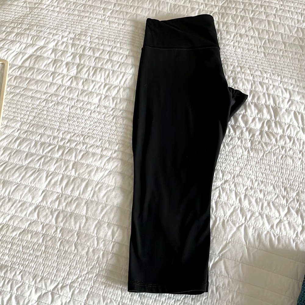 Athleta Black Capri Leggings